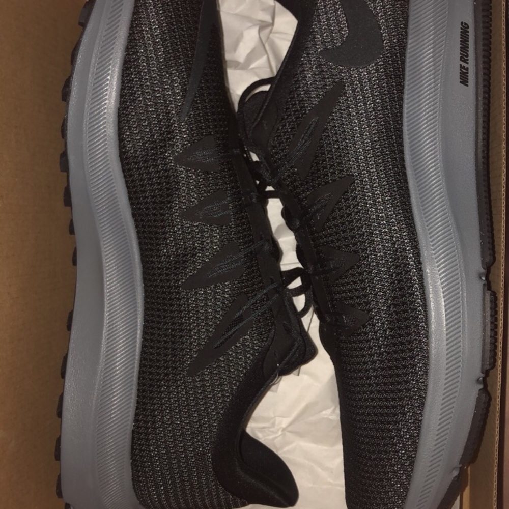 Nike quest 4E